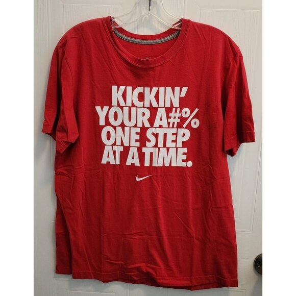 Nike S/S Regular Fit T Shirt "Kickin’ Your A#% One Step At Time" Graphic Red M - Picture 1 of 8
